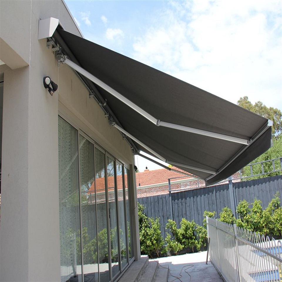 Retractable awning by Green Flag Tents